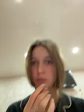 Snapshot of ElliRose chatting on 12-14-25, 09:47 ElliRose online show from 12-14-25, 09:47