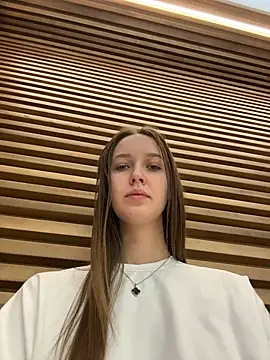 Snapshot of ElliRose chatting on 12-16-25, 05:45 ElliRose online show from 12-16-25, 05:45