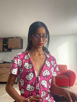 Snapshot of babby_bella chatting on 09-24-25, 12:30 babby bella online show from 09-24-25, 12:30
