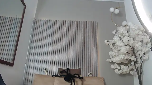 Michellee 20 online show from 10-12-25, 01:10