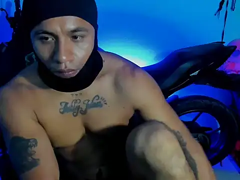Snapshot of zeus_7777 chatting on 10-11-25, 12:36 zeus 7777 online show from 10-11-25, 12:36