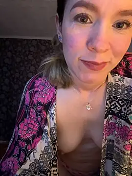 Snapshot of BritgetPsychol chatting on 10-09-25, 01:47 BritgetPsychol online show from 10-09-25, 01:47