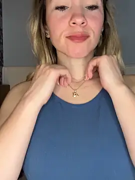 Snapshot of BritgetPsychol chatting on 11-18-25, 03:45 BritgetPsychol online show from 11-18-25, 03:45