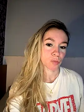 Snapshot of BritgetPsychol chatting on 11-26-25, 03:07 BritgetPsychol online show from 11-26-25, 03:07