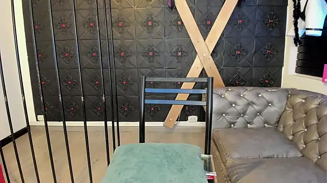 Melannyxxx  online show from 09-19-25, 03:08