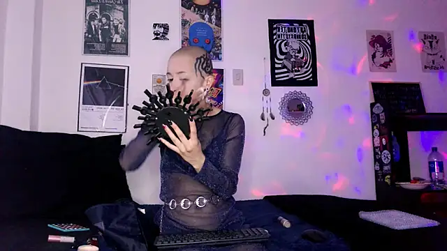 plutonbluemooon333 online show from 10-09-25, 10:19