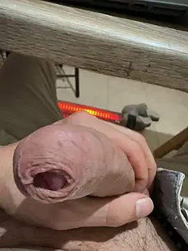 Snapshot of elcalabacin chatting on 10-30-25, 05:35 elcalabacin online show from 10-30-25, 05:35