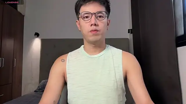 Snapshot of Addictiveboi chatting on 05-05-26, 02:41 Addictiveboi online show from 05-05-26, 02:41