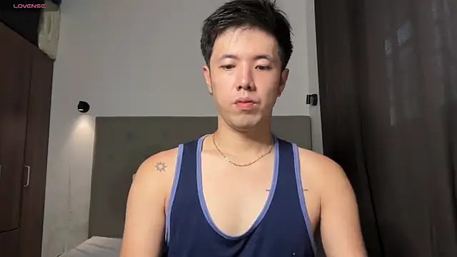 Snapshot of Addictiveboi chatting on 05-18-26, 03:02 Addictiveboi online show from 05-18-26, 03:02
