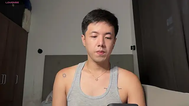 Snapshot of Addictiveboi chatting on 06-01-26, 04:58 Addictiveboi online show from 06-01-26, 04:58