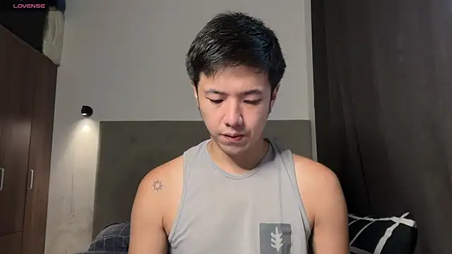 Snapshot of Addictiveboi chatting on 06-18-26, 03:07 Addictiveboi online show from 06-18-26, 03:07