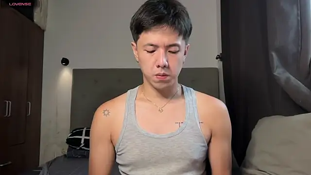 Snapshot of Addictiveboi chatting on 06-25-26, 07:13 Addictiveboi online show from 06-25-26, 07:13
