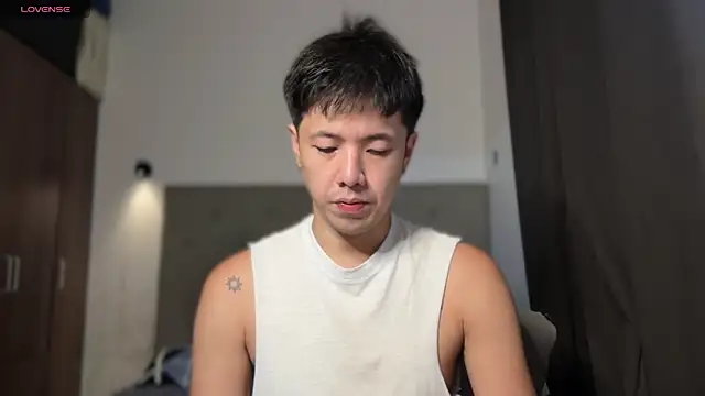 Snapshot of Addictiveboi chatting on 06-30-26, 02:12 Addictiveboi online show from 06-30-26, 02:12