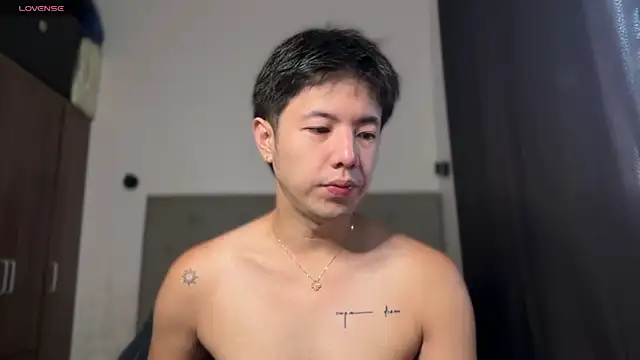 Snapshot of Addictiveboi chatting on 07-18-26, 02:27 Addictiveboi online show from 07-18-26, 02:27