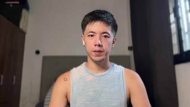 Snapshot of Addictiveboi chatting on 07-24-26, 03:37 Addictiveboi online show from 07-24-26, 03:37