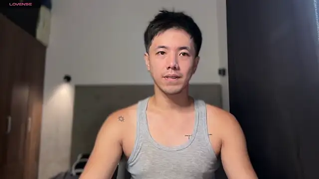Snapshot of Addictiveboi chatting on 07-25-26, 02:31 Addictiveboi online show from 07-25-26, 02:31