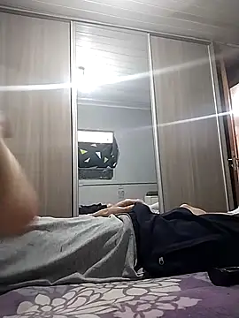 Snapshot of 12dery chatting on 10-13-25, 02:28 12dery online show from 10-13-25, 02:28