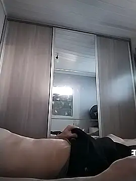 Snapshot of 12dery chatting on 10-15-25, 07:25 12dery online show from 10-15-25, 07:25