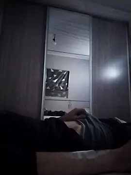 Snapshot of 12dery chatting on 11-28-25, 11:35 12dery online show from 11-28-25, 11:35