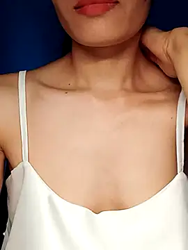 Snapshot of Hinna_x chatting on 09-18-25, 12:34 Hinna x online show from 09-18-25, 12:34