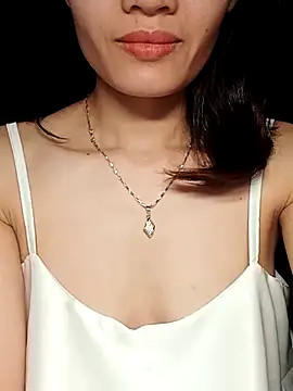 Snapshot of Hinna_x chatting on 10-20-25, 02:50 Hinna x online show from 10-20-25, 02:50