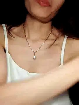 Snapshot of Hinna_x chatting on 11-05-25, 09:09 Hinna x online show from 11-05-25, 09:09