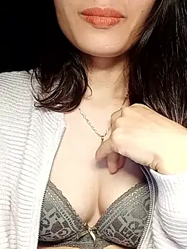 Snapshot of Hinna_x chatting on 11-12-25, 07:46 Hinna x online show from 11-12-25, 07:46