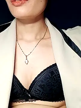 Snapshot of Hinna_x chatting on 12-01-25, 02:16 Hinna x online show from 12-01-25, 02:16