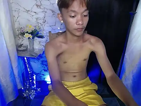 Snapshot of Innocentfucker chatting on 09-26-25, 05:11 Innocentfucker online show from 09-26-25, 05:11