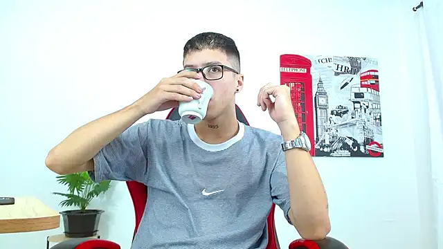 Cumandres18 online show from 09-17-25, 01:57