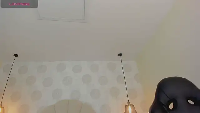 Snapshot of GIANAMILLER6 chatting on 12-17-25, 12:22 GIANAMILLER6 online show from 12-17-25, 12:22