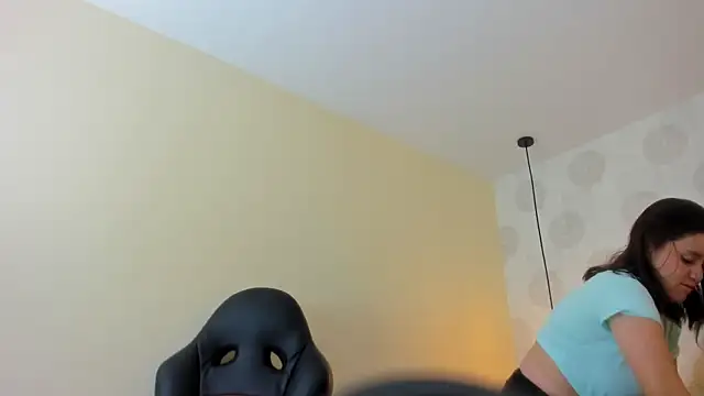 Snapshot of GIANAMILLER6 chatting on 02-16-26, 12:12 GIANAMILLER6 online show from 02-16-26, 12:12