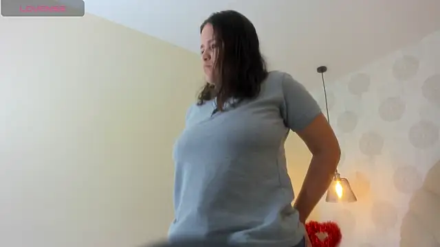 Snapshot of GIANAMILLER6 chatting on 03-13-26, 12:12 GIANAMILLER6 online show from 03-13-26, 12:12