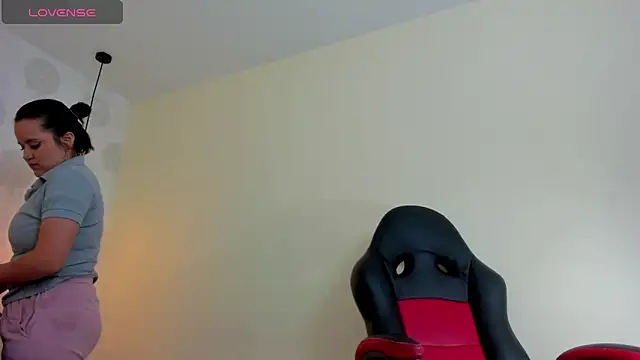 Snapshot of GIANAMILLER6 chatting on 03-24-26, 11:59 GIANAMILLER6 online show from 03-24-26, 11:59