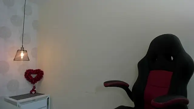 Snapshot of GIANAMILLER6 chatting on 03-30-26, 12:06 GIANAMILLER6 online show from 03-30-26, 12:06