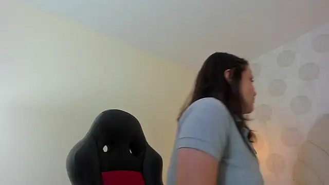 Snapshot of GIANAMILLER6 chatting on 04-07-26, 12:05 GIANAMILLER6 online show from 04-07-26, 12:05