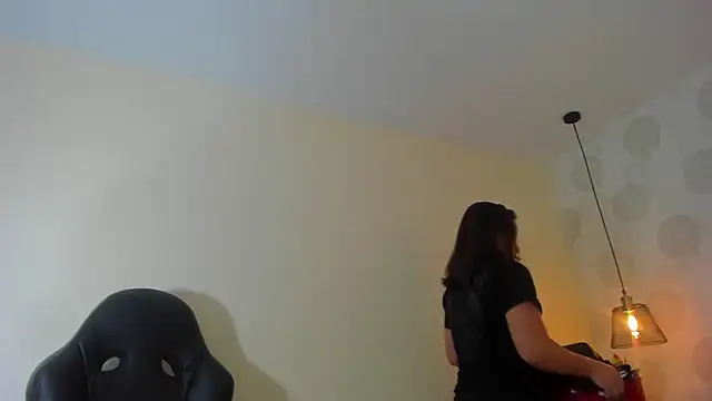 Snapshot of GIANAMILLER6 chatting on 04-09-26, 12:10 GIANAMILLER6 online show from 04-09-26, 12:10