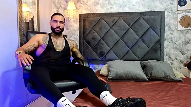 Snapshot of Apolo_rousse1 chatting on 09-19-25, 10:43 Apolo rousse1 online show from 09-19-25, 10:43