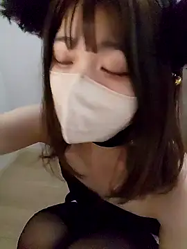 Snapshot of Sakura-japanese- chatting on 10-19-25, 12:11 Sakura-japanese- online show from 10-19-25, 12:11