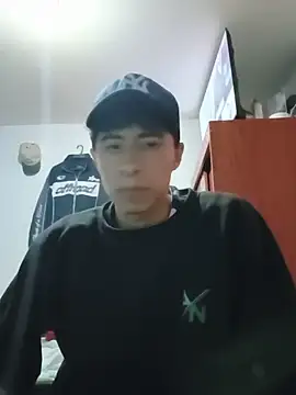 Snapshot of Rolito69 chatting on 06-11-26, 04:21 Rolito69 online show from 06-11-26, 04:21
