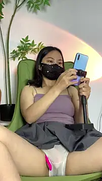 zhizhinaigai online show from 11-28-25, 04:04