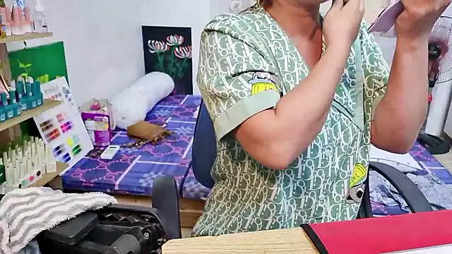 Snapshot of MichiLovely chatting on 10-30-25, 08:20 MichiLovely online show from 10-30-25, 08:20