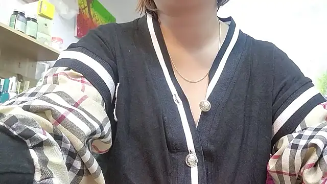 Snapshot of MichiLovely chatting on 12-16-25, 06:29 MichiLovely online show from 12-16-25, 06:29