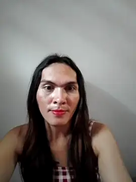 Snapshot of Pinkyweb_03 chatting on 06-14-26, 02:24 Pinkyweb 03 online show from 06-14-26, 02:24