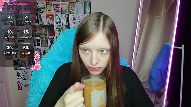 AliceHaris online show from 11-26-25, 01:06