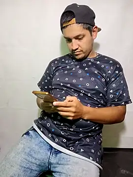 XyeseniaxseX online show from 10-02-25, 12:06