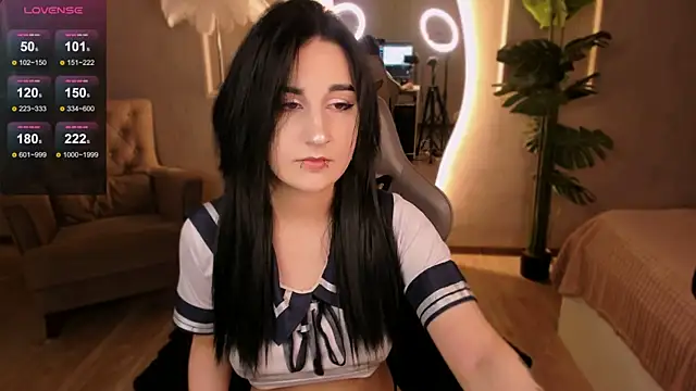 Snapshot of Lii_Rose chatting on 10-04-25, 08:29 Lii Rose online show from 10-04-25, 08:29