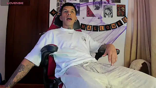 Savajelust online show from 10-19-25, 05:24