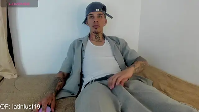 Snapshot of Savajelust chatting on 06-01-26, 05:14 Savajelust online show from 06-01-26, 05:14