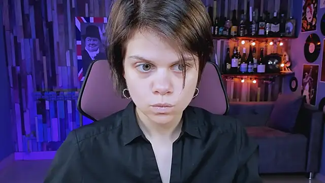 Snapshot of EllieMurler chatting on 09-21-25, 09:11 EllieMurler online show from 09-21-25, 09:11